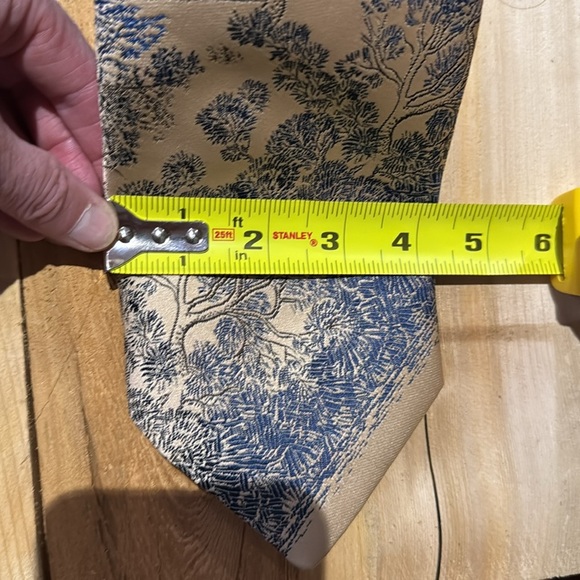 Yves Saint Laurent Scenic Tan and Blue Men's Tie - Picture 9 of 9